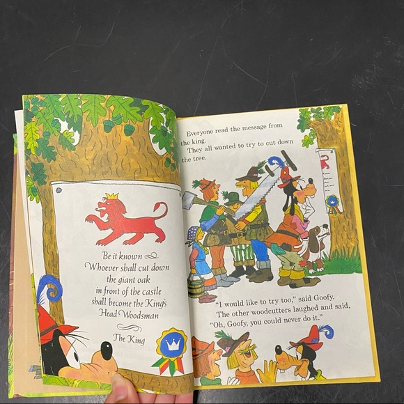 4 DISNEY KIDS BOOKS | PERFECT CONDITION - Picture 3 of 12